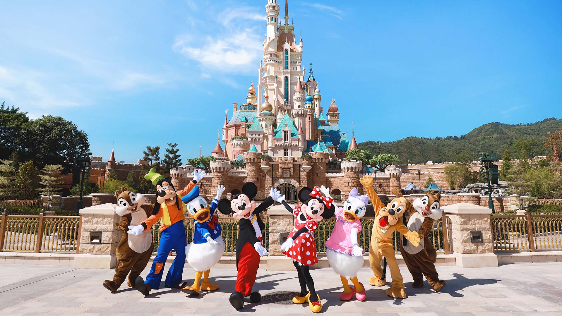 Hong Kong Disneyland Tour